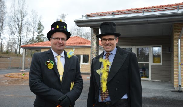 Barn- och utbildningsnämndens ordförande Pär Edgren och kommunalråd Lars Rosander på invigningen.